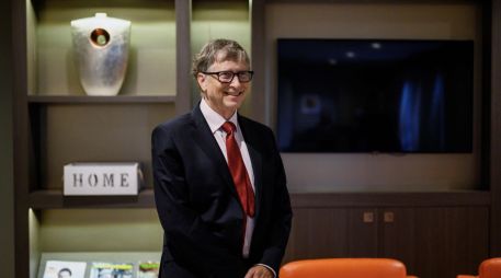 Haciendo retroceder a sus seguidores en el tiempo, Bill Gates compartió su currículum de hace 48 años. AFP/ARCHIVO