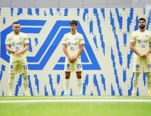 Los tres jugadores repartieron balones autografiados a la fanaticada azulcrema y posaron con el nuevo jersey del América. IMAGO7
