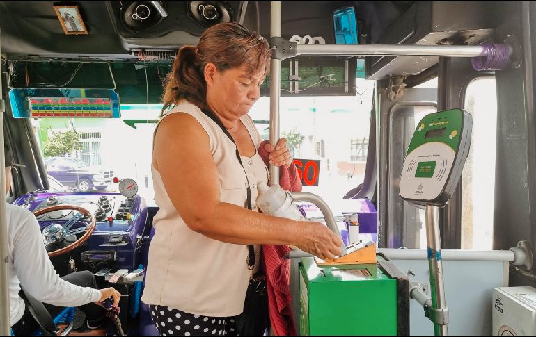 La Secretaría de Transporte ha reiterado que utilizar la tarjeta de pago electrónico es la solución para evitar que no se regrese el cambio. EL INFORMADOR/G. Gallo