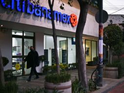 López Obrador habló sobre las condiciones que pondrían para vender Banamex en la “mañanera”. AFP / ARCHIVO