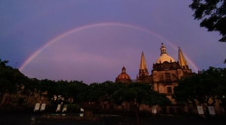 Incluso el Gobierno de Jalisco compartió una imagen del arcoíris. EL INFORMADOR / A. Ceja
