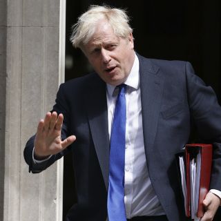 Reino Unido: Boris Johnson despide a uno de los ministros que había pedido su dimisión