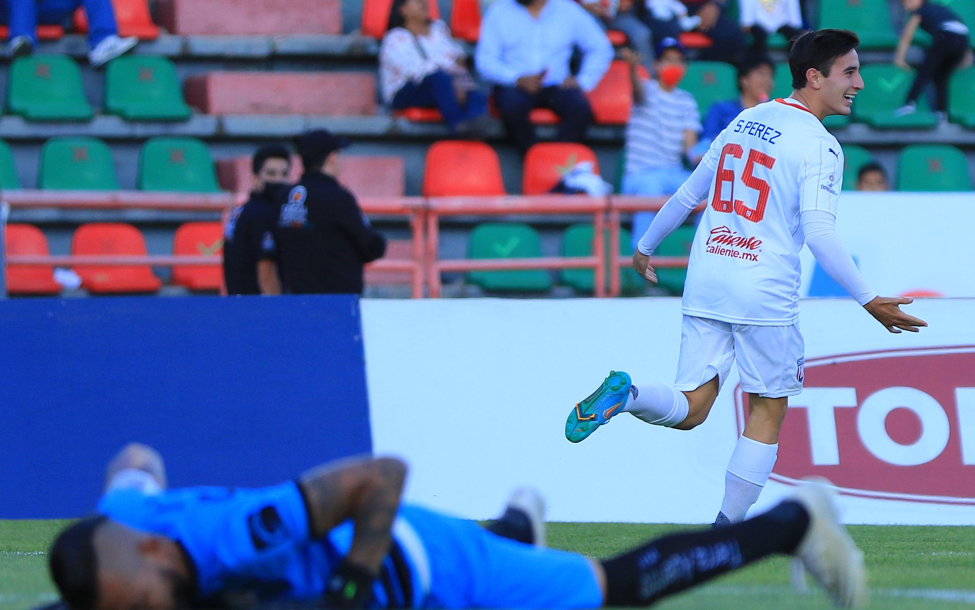 Ante la necesidad de tener nuevos bríos en el equipo, esta actuación de Pérez Bouquet podría orillar a Cadena a darle una nueva oportunidad con el Rebaño. IMAGO7