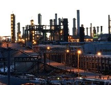 El  West Texas Intermediate teme que pueda generarse una recesión económica mundial. EFE