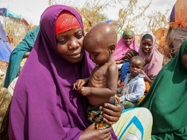 Más de 755 mil personas se han desplazado este año dentro de Somalia a causa de la grave sequía que afecta al Cuerno de África. AP / ARCHIVO