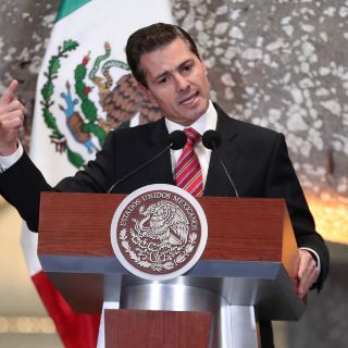 Indagan depósitos de Peña Nieto; responde que son legales