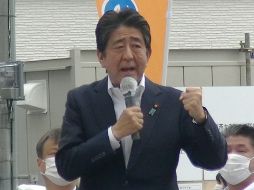 Abe fue trasladado vía aérea a un hospital para recibir atención médica de emergencia, pero no estaba respirando y su corazón se había detenido. AFP/Jiji Press