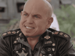 Martin Klebba es conocido por su participación en 