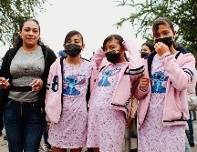 Trillizas son de las primeras pequeñas en vacunarse en Jalisco