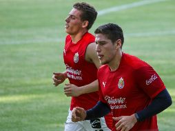 El defensor debutó con las Chivas en julio de 2021, y curiosamente su irrupción en Primera se dio justo contra el Atlético de San Luis, escuadra a la que ahora defiende. IMAGO7