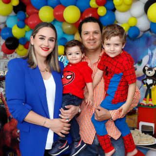 Celebran los 4 años de André López