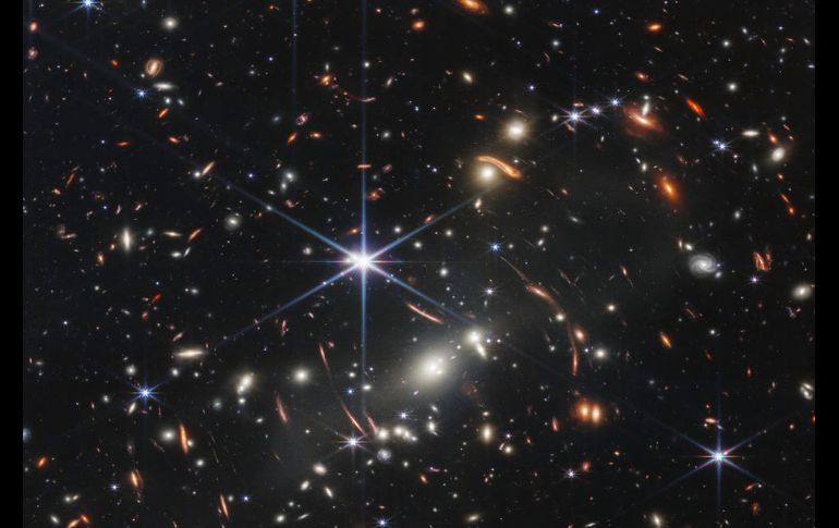 La bella imagen presenta objetos de luz tenue que nunca habían sido observados. AP/NASA