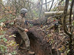 Las milicias ucranianas siguen en sus trincheras esperando la incursión de las fuerzas rusas. AFP