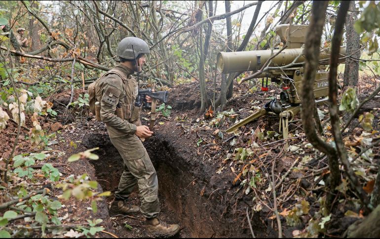 Las milicias ucranianas siguen en sus trincheras esperando la incursión de las fuerzas rusas. AFP