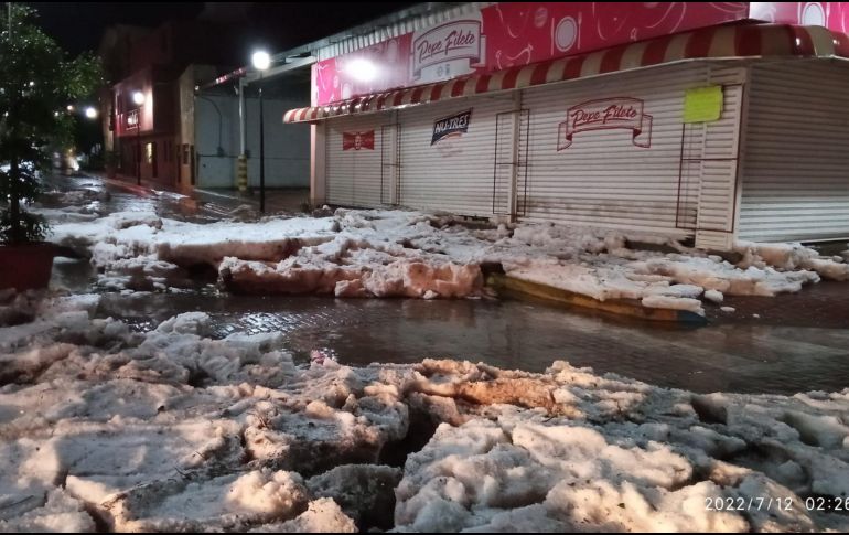 Imágenes de las calles del municipio de Arandas tras la fuerte granizada. Facebook / Mario Alejandro Morales Martinez