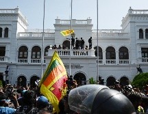 Miles de manifestantes exigían la dimisión del jefe de gobierno de Sri Lanka junto con la del presidente. AFP / A. Sankar