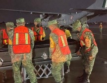 Un segundo vuelo militar arribó en el aeropuerto de Toluca, un total de 16 cuerpos están en territorio nacional. TWITTER/@arocha221