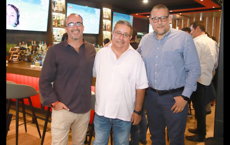 Juanjo Carreras,Víctor Jasso y Hugo Orona. GENTE BIEN JALISCO/Antonio Martínez