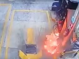 Lanzan bombas molotov a gasolinera en Uruapan (VIDEO)