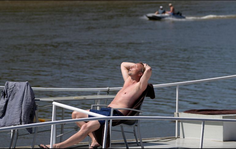 La deshidratación, la descompensación o las enfermedades crónicas son algunos de los factores que pueden agravar súbitamente el estado de salud de las personas. AP / F. Augstein