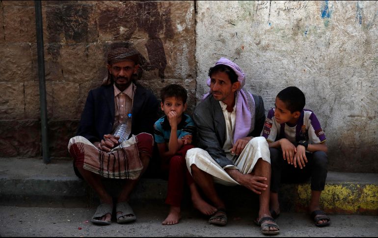 El conflicto en Yemen, que con el tiempo se convirtió en una guerra, ha causado hasta el momento la muerte de 150 mil personas y la crisis humanitaria más grave del mundo, con millones de yemeníes al borde de la hambruna. EFE / ARCHIVO