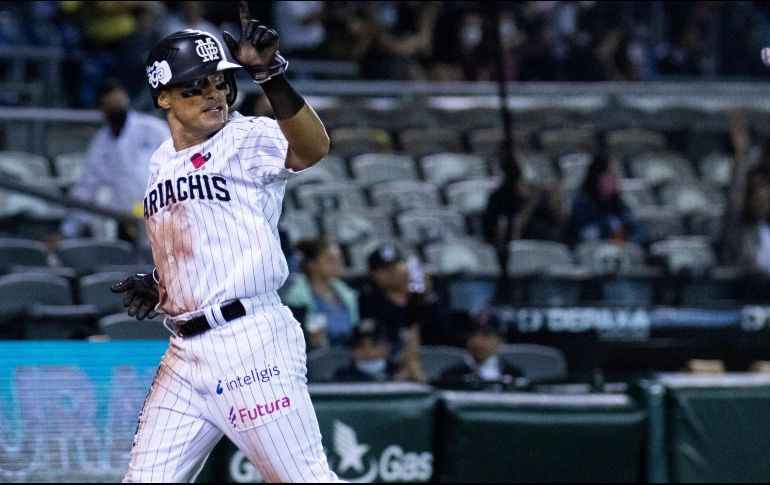 Issmael Salas venía bateando para .307 con el cuadro tapatío y se había volado la barda en 10 ocasiones, con 46 carreras remolcadas. @MisMariachisGDL