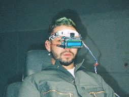 Mora continúa en España, donde recibió la certificación de Oro por las altas ventas de su éxito más reciente “Memorias”. INSTAGRAM / mora