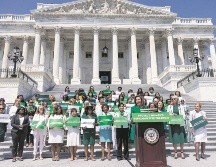 Encabezadas por Nancy Pelosi, representantes demócratas buscarán dar batalla jurídica para asegurar el derecho a las mujeres de Estados Unidos. EFE