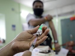 Miles de personas perdieron sus empleos al ser consideradas parte de sectores vulnerables ante el COVID. EFE/P. Adhikary