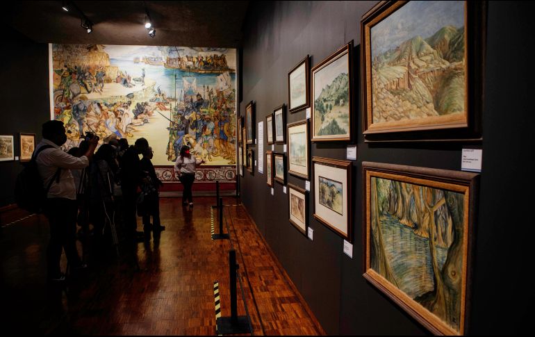 Mural de José Guadalupe Zuno (Al fondo). Las visitas a la obra serán conducidas por la Dra. Patricia Cisneros. EL INFORMADOR/G. Gallo