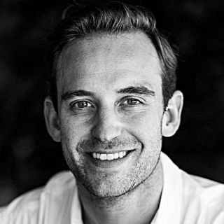 “El caso Alaska Sanders”: Una novela “con los pies en la tierra”