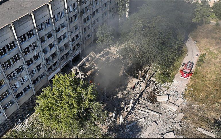 Los bombardeos afectaron instalaciones privadas, militares y puntos civiles en la ciudad de Mykolaiv. EFE
