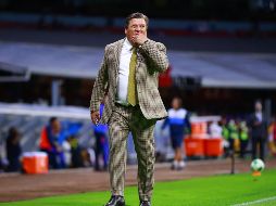 Al técnico universitario podría costarle una multa económica e incluso una sanción deportiva de hasta 3 partidos de suspensión por subir ese video en sus redes sociales. IMAGO7