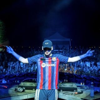 Bizarrap: El productor llega al número uno global y hace historia en la música argentina