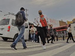 Vecinos de la colonia Aguafría en Zapopan tienen que usar camionetas irregulares para llegar a sus casas. EL INFORMADOR/ A.CAMACHO