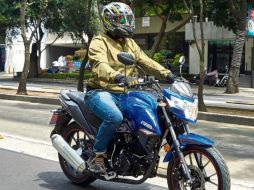 El uso de las motocicletas en las grandes urbes de México ayuda en la movilidad motorizada y en la economía de los trabajadores. ESPECIAL