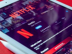 Netflix ha culpado a los usuarios que comparten contraseñas como una de las razones de su falta de crecimiento. ESPECIAL / Foto de Souvik Banerjee en Unsplash