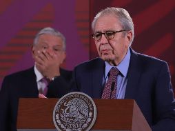 Alcocer insistió en que académicamente no se puede cancelar este tipo de pasantías porque son esenciales para la formación de los médicos. SUN / B. Fregoso