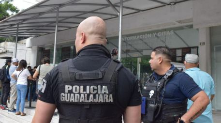 Policía de Guadalajara realiza operativo "anticoyotes" en el Consulado de EU