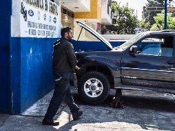 En cuanto a precio, el gasto por visita en el distribuidor es más alto, con 3 mil 463 pesos por visita; mientras que en los talleres independientes el ticket promedio del servicio es de 2 mil 432 pesos. EL INFORMADOR / ARCHIVO