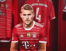 El zaguero neerlandés firmó por cinco años con el actual campeón de la Liga alemana. TWITTER/FCBayernES