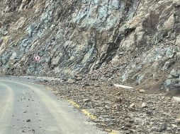 Continúan trabajando en la estabilización de los taludes, con el fin de evitar futuros derrumbes y garantizar la seguridad los usuarios. ESPECIAL