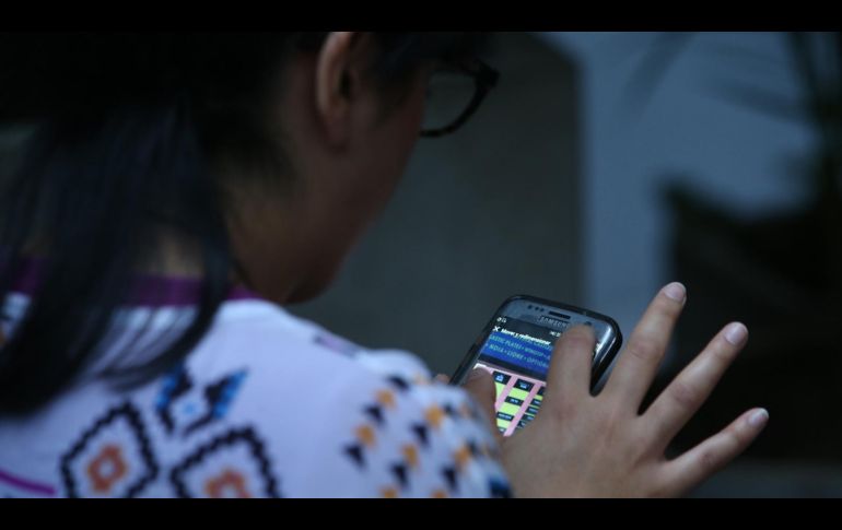 La SSCP exhortó a las familias mexicanas a vigilar lo que los niños descargan y autorizan en sus dispositivos móviles, pues podrían ser víctimas de trata de personas. SUN/ARCHIVO