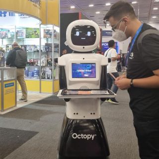 Jalisco Talent Land 2022: Llega el robot mesero al evento de tecnología