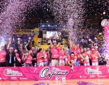 El equipo femenil hizo lo propio al coronarse en la LNBaliPF en esta que fue su primera campaña dentro de este circuito, algo que logró al remontarle en la gran final a las Adelitas de Chihuahua. ESPECIAL