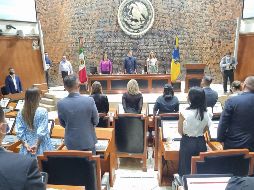 La sesión del pleno del Congreso estatal inició con un minuto de silencio en memoria de Luz Raquel. EL INFORMADOR / R. RIVAS