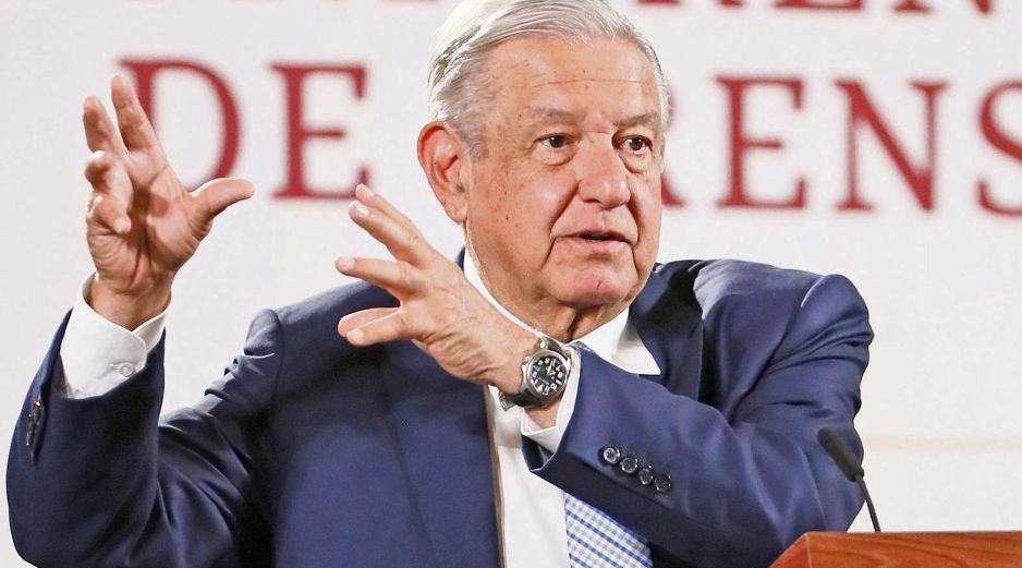 López Obrador defendió sus políticas energéticas y dijo que si no hubiese actuado se habrían dado aumentos en los precios de la luz y combustibles. EFE