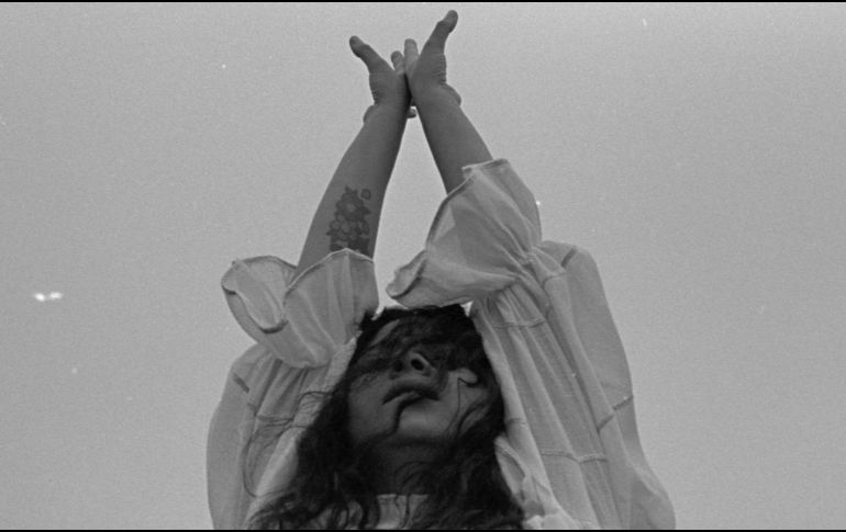 “Marchita” es su álbum debut como solista y fue reseñado con cuatro estrellas por la edición anglo de la revista “Rolling Stone”. CORTESÍA