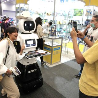 Reconocen universitarios a Talent Land 2022