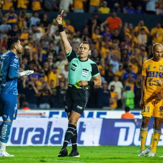 ¡De pesadilla! Atlas cae ante los Tigres tras expulsión tempranera